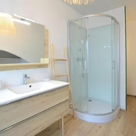 Maison Proche Port Et Holiday home